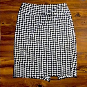 Black and white plaid skirt